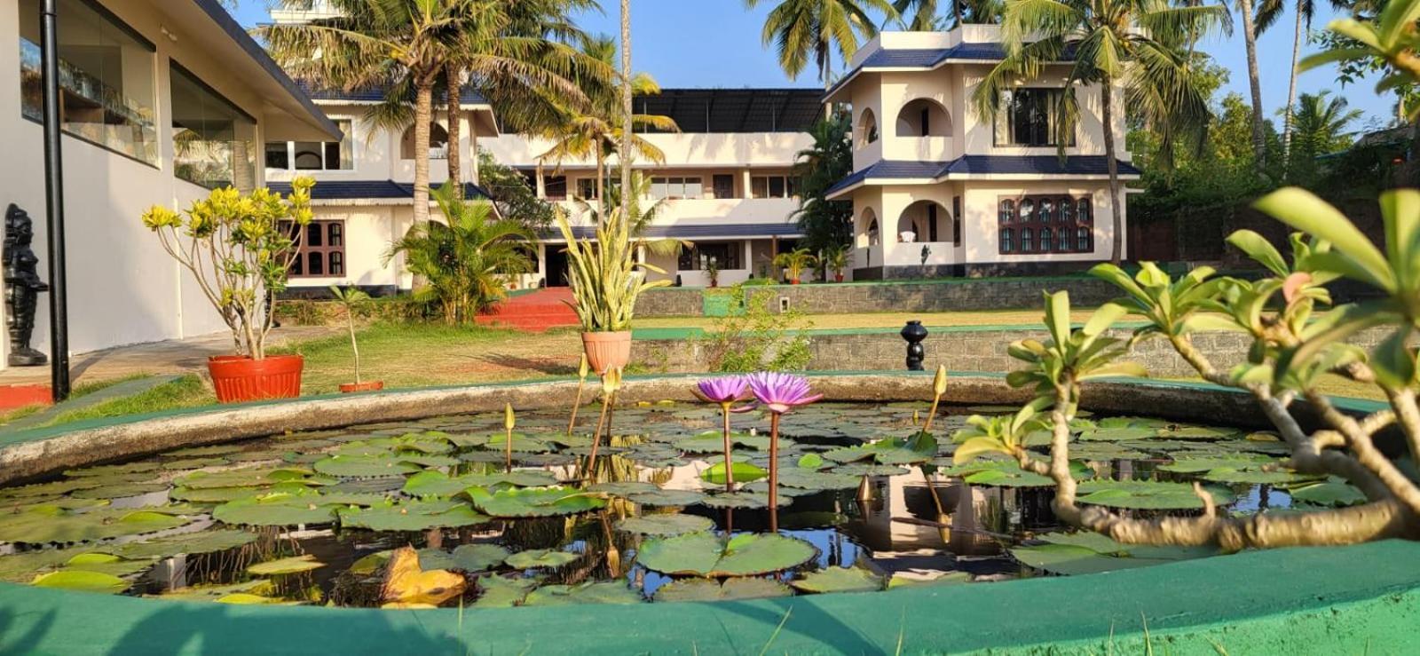 Seashore Beach Resort Varkala Exterior photo